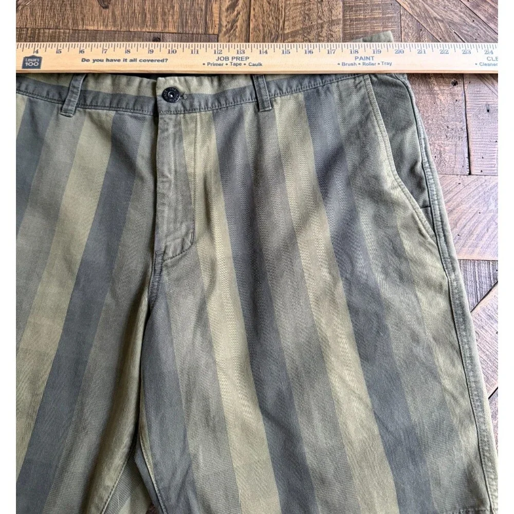 The North Face Mens 40 Green Striped Shorts Stretch Casual Golf Outdoor